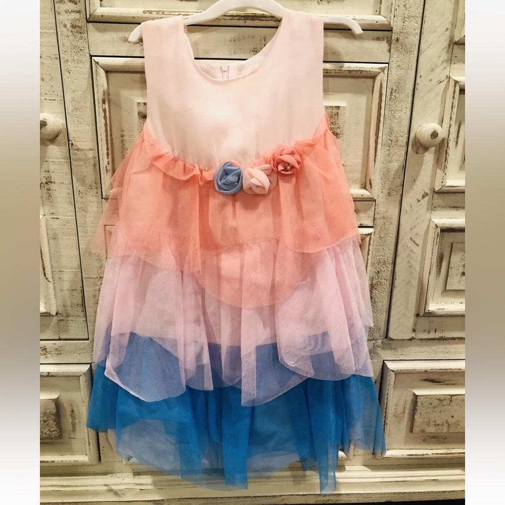 NEW W/O TAGS Pink, Coral &
Blue Sleeveless Tiered Dress